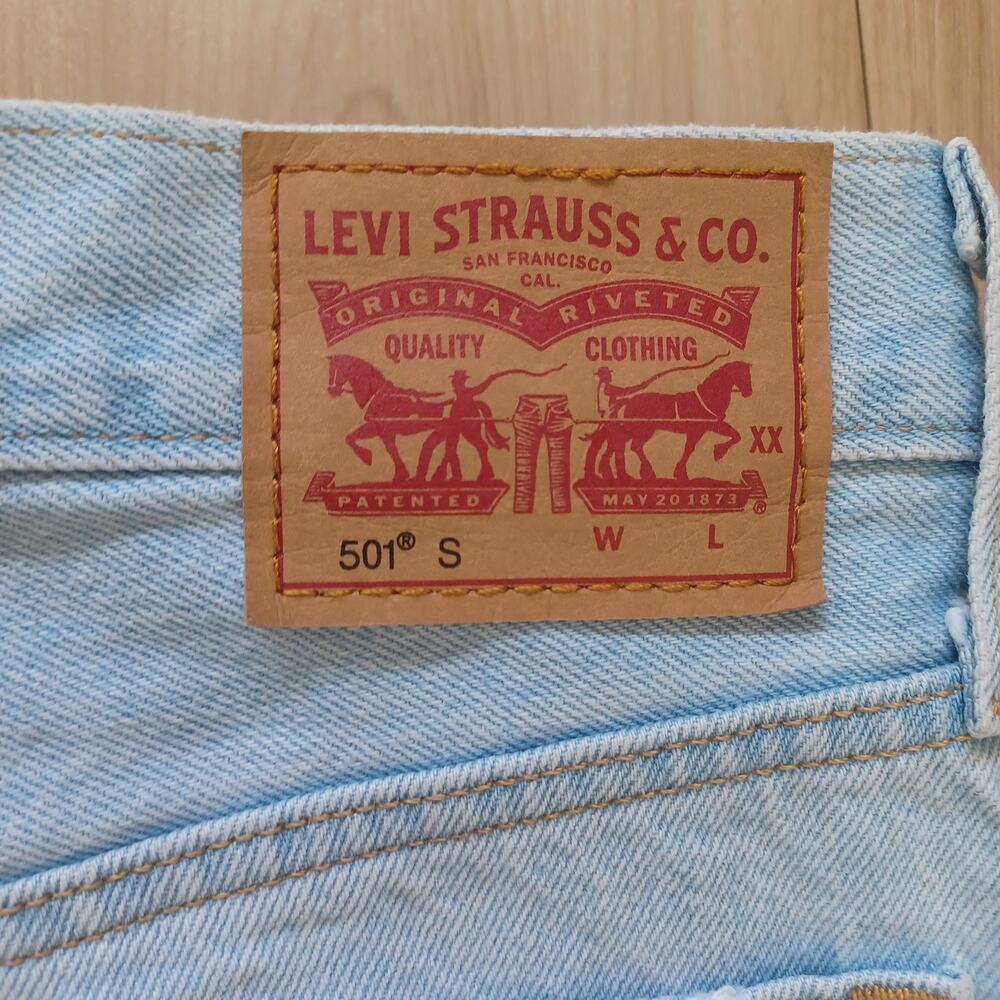 Levi's 501 S Skinny Straight Light Wash Cropped Jeans 26x28 EUC - Picture 3 of 13
